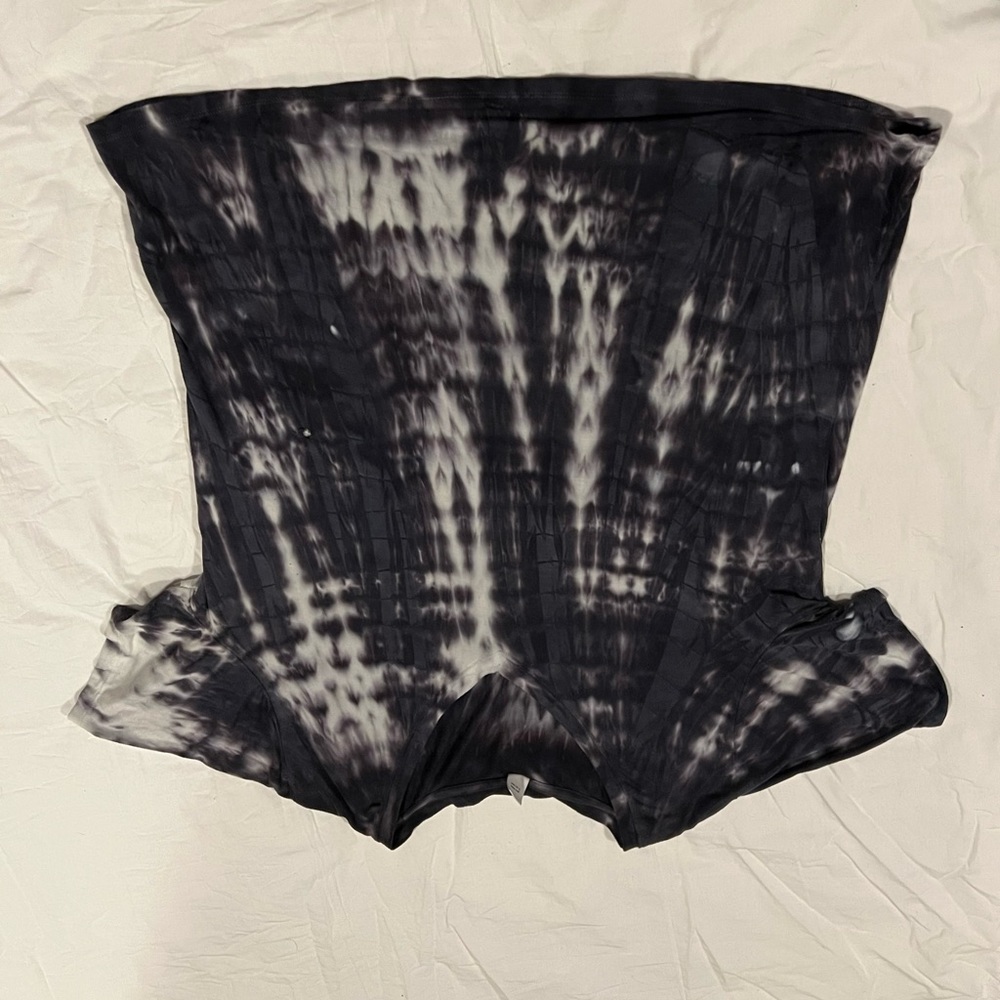 V neck Tshirt size large never worn